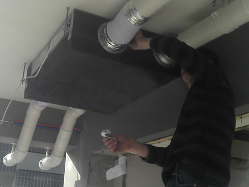 酒吧新風系統安裝現場